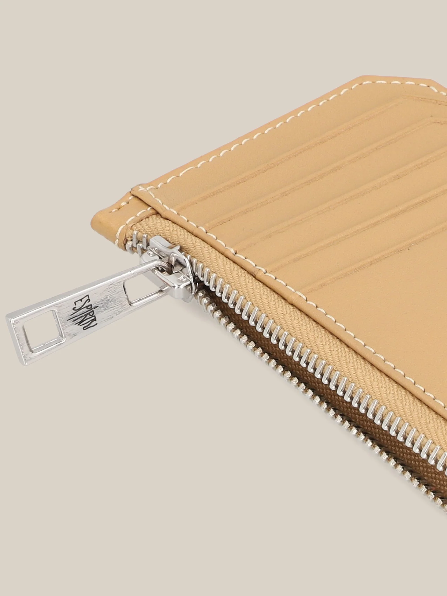 Desierto Card Holder - US - Image 3
