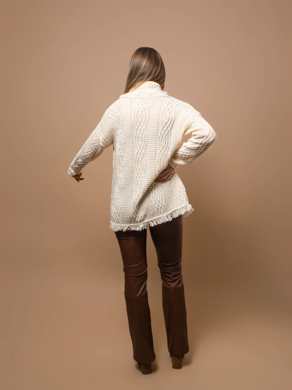 Solstice Ash White V-Neck Heritage Cardigan - Image 6