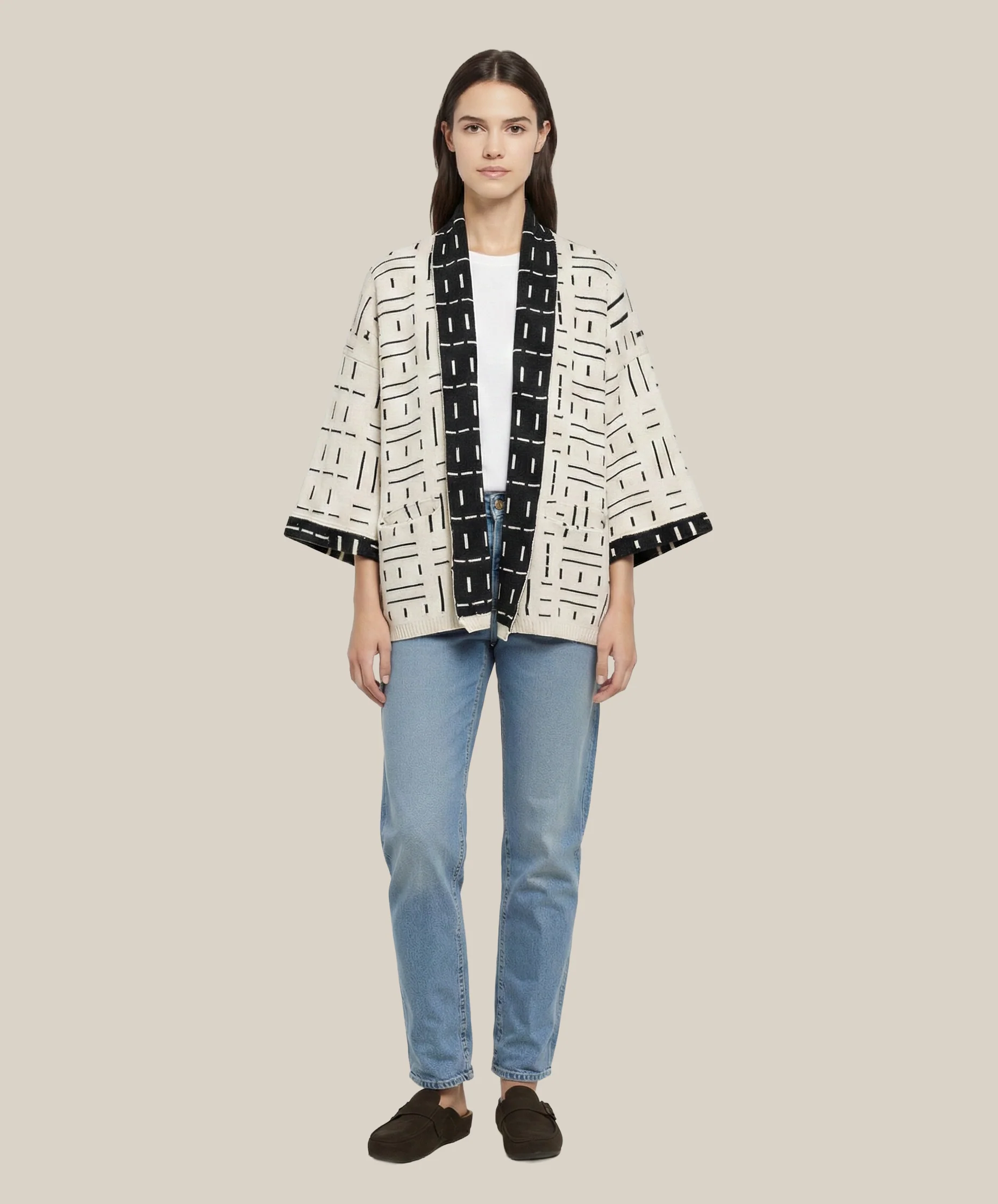 Tenoch Ash & Black Lounge Robe - Image 4